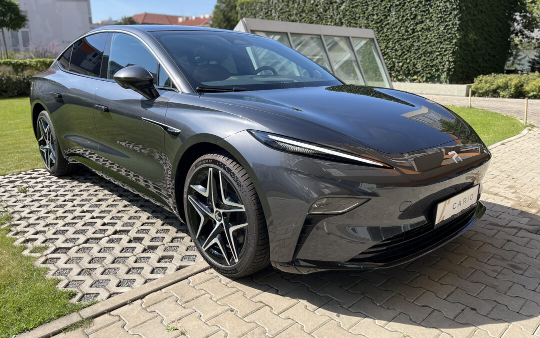 RISING AUTO F7 RWD 250 kW liftback